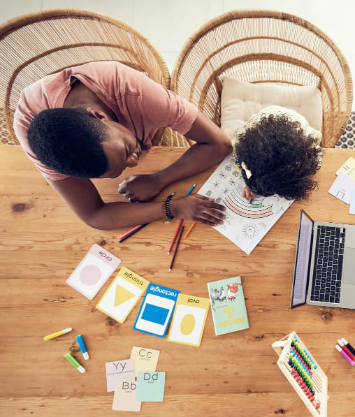 Guide illustration for micro vs macro influencer campaigns